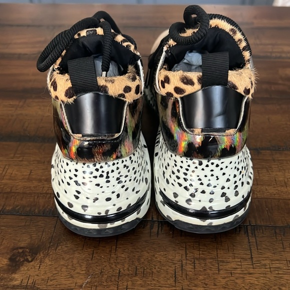Steve Madden Cliff Animal Size 7.5 Sneakers. Excellent condition. Gently worn. - Picture 6 of 15